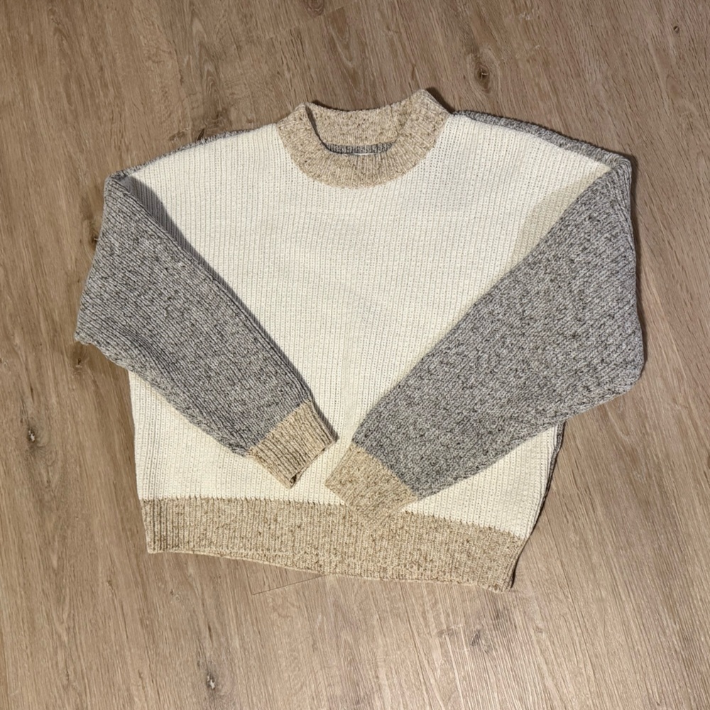 NWOT Abercrombie & Fitch Sweater